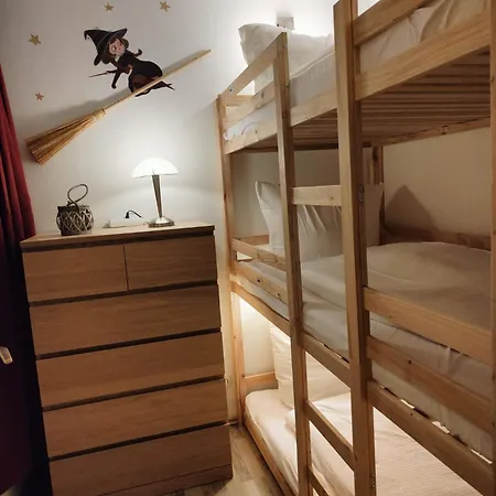 Hexenstube - Traumhafter Ausblick & Pool 아파트